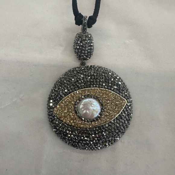 Beaded ‘eye’ pendant - Picture 1 of 4